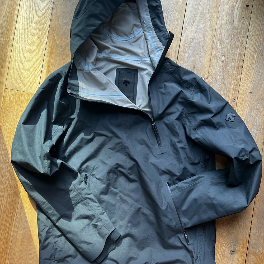 Descente Black Hooded Raincoat